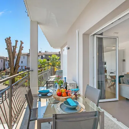 Lejlighed Suono Del Lago, Ac 50 Mt From And View Terrace - Happy